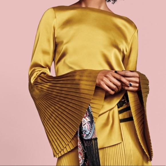 Banana Republic Tops - BR x Olivia Palermo Pleated Sleeve Top (NWOT)